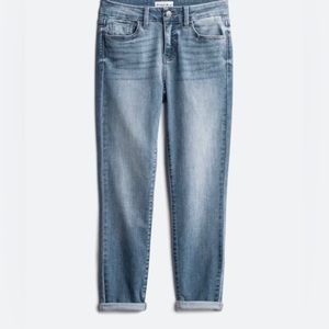 Mid-rise skinny jeans